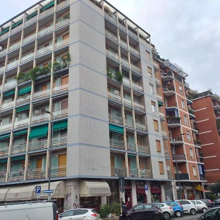 Meta Italy Da Enzo Apartment Milan Bagian luar foto