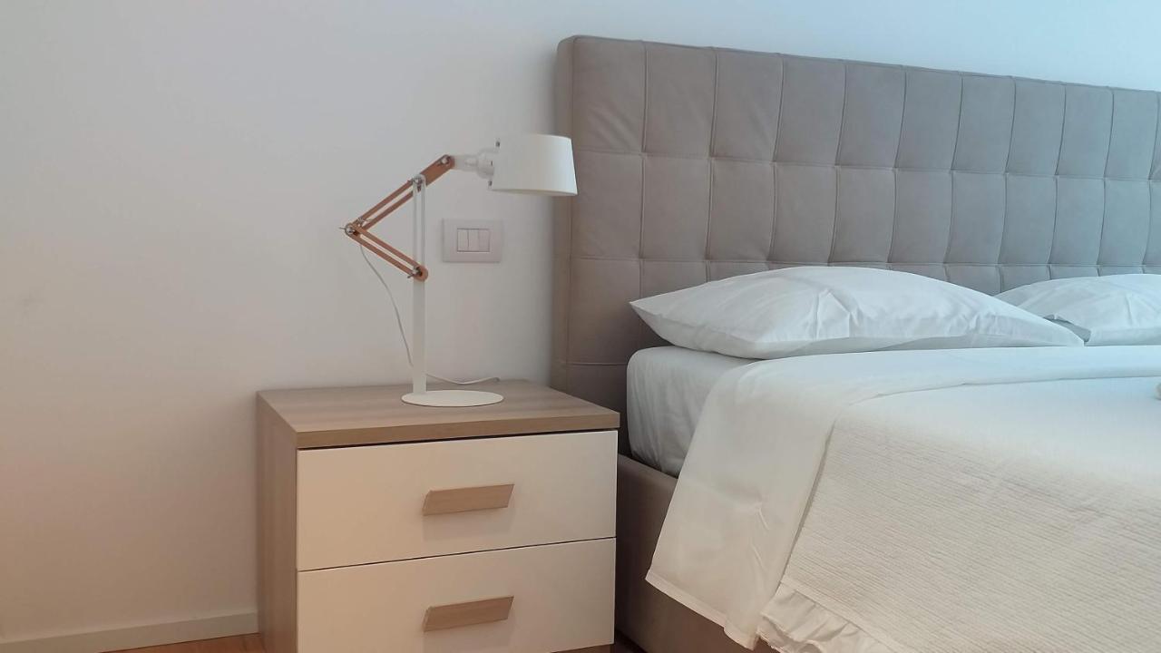 Meta Italy Da Enzo Apartment Milan Bagian luar foto