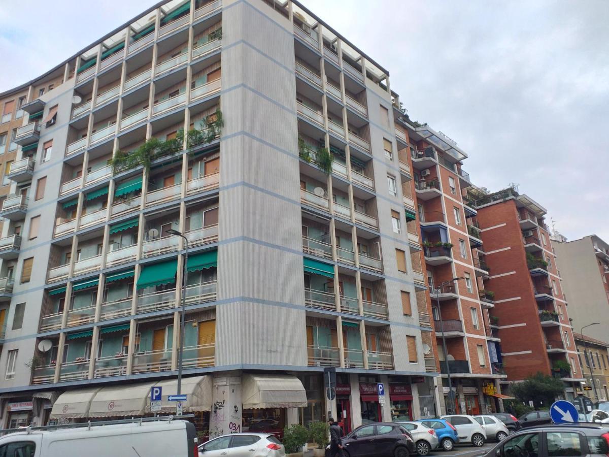 Meta Italy Da Enzo Apartment Milan Bagian luar foto