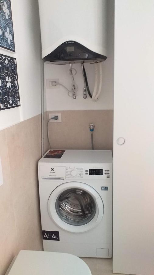 Meta Italy Da Enzo Apartment Milan Bagian luar foto