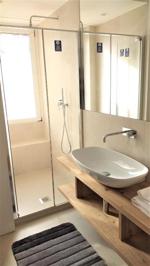Meta Italy Da Enzo Apartment Milan Bagian luar foto